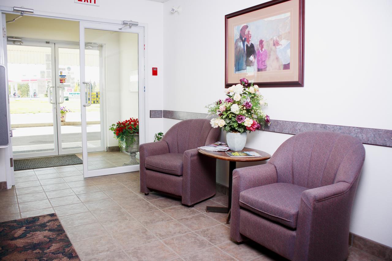 Country Club Inn Lacombe 외부 사진